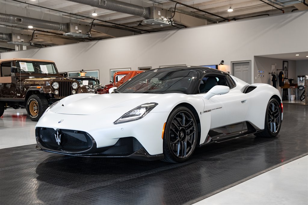 2022 Maserati MC20 Base's photo