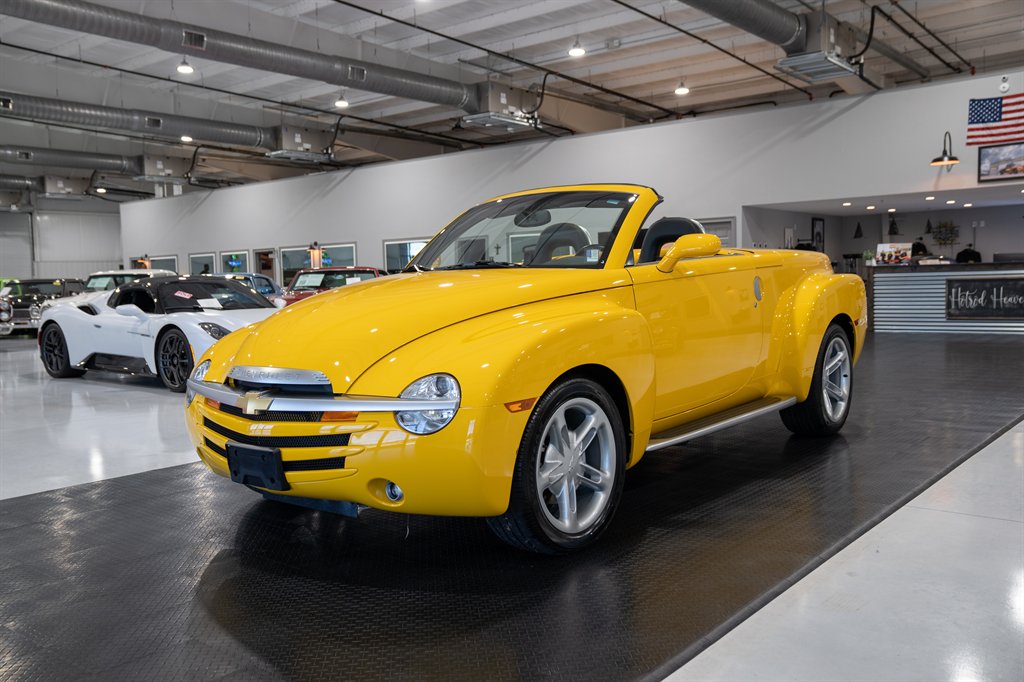 2004 Chevrolet SSR LS's photo